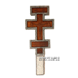 Крест напрестольный в серебряном ковчеге.