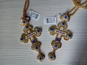 Крест для священнослужителей латунный с фрагментарной позолотой принтом и цепью