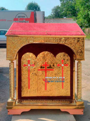Тетрапод центральный для храма с чеканкой на бархате (три креста)