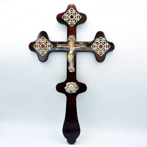 Крест напрестольный латунный на дереве в позолоте арт. 2.7.0607л