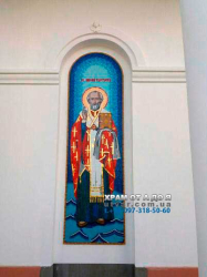 Большая икона Николая Чудотворца на фасаде